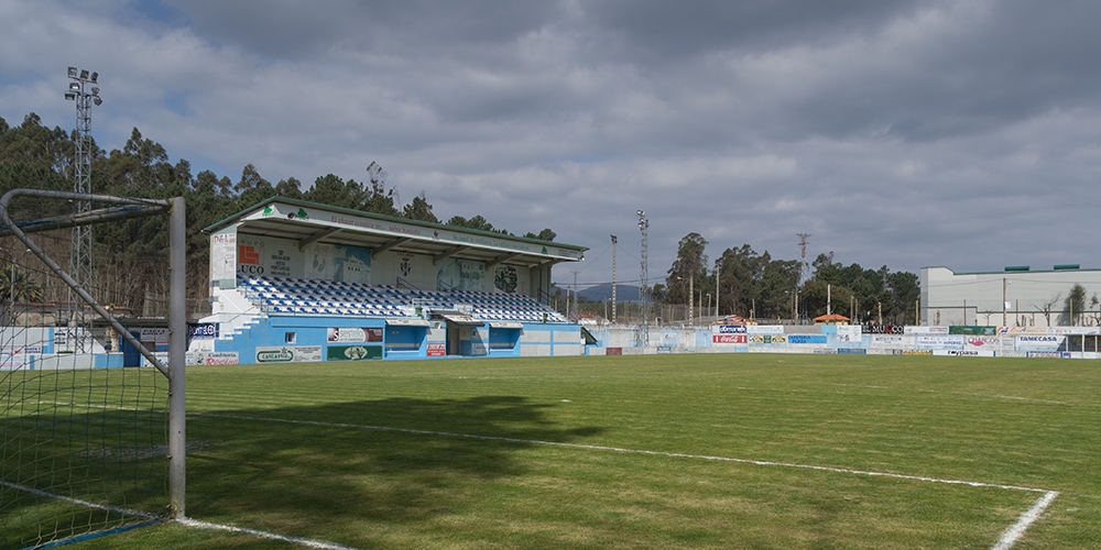 Campo de Futbol A Lomba (Areas)